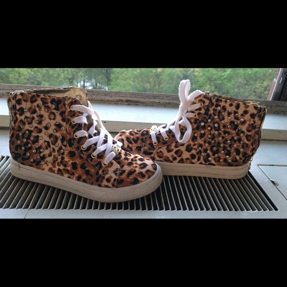 BOTH PAIR /MK adorable hi tops' - Picture 3 of 8